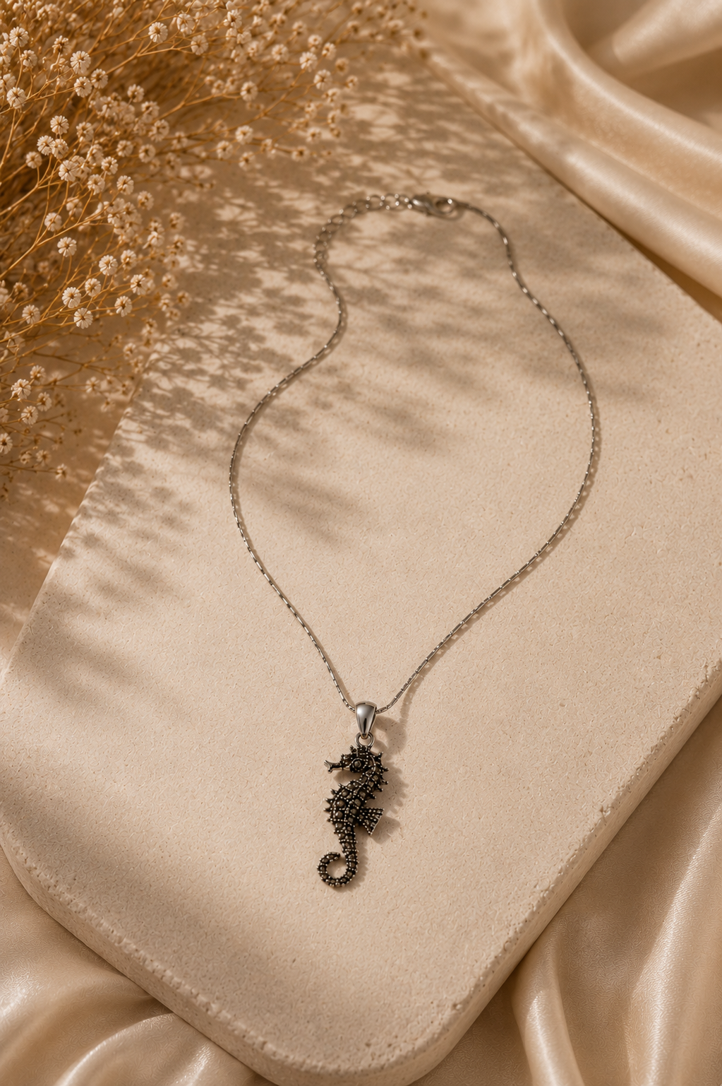 Seahorse Necklace Silver
